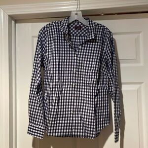 Untuckit shirt